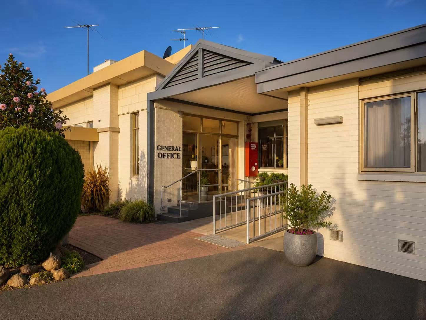 SRS Accommodation House